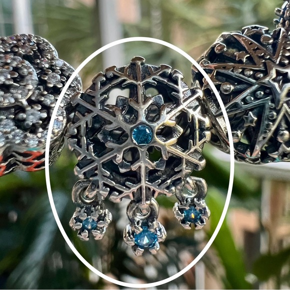Icy Snowflake Drop Charm - Picture 4 of 8